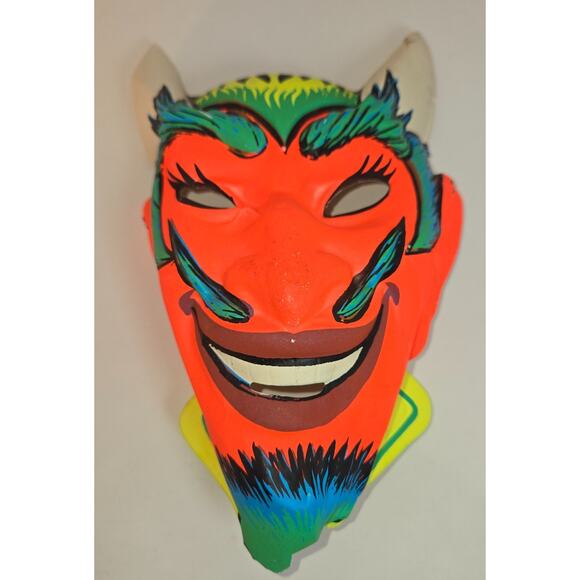 Devil Halloween Mask Black Light Reactive Zest Bar Giveaway 1960s Vacuform - Picture 2 of 15